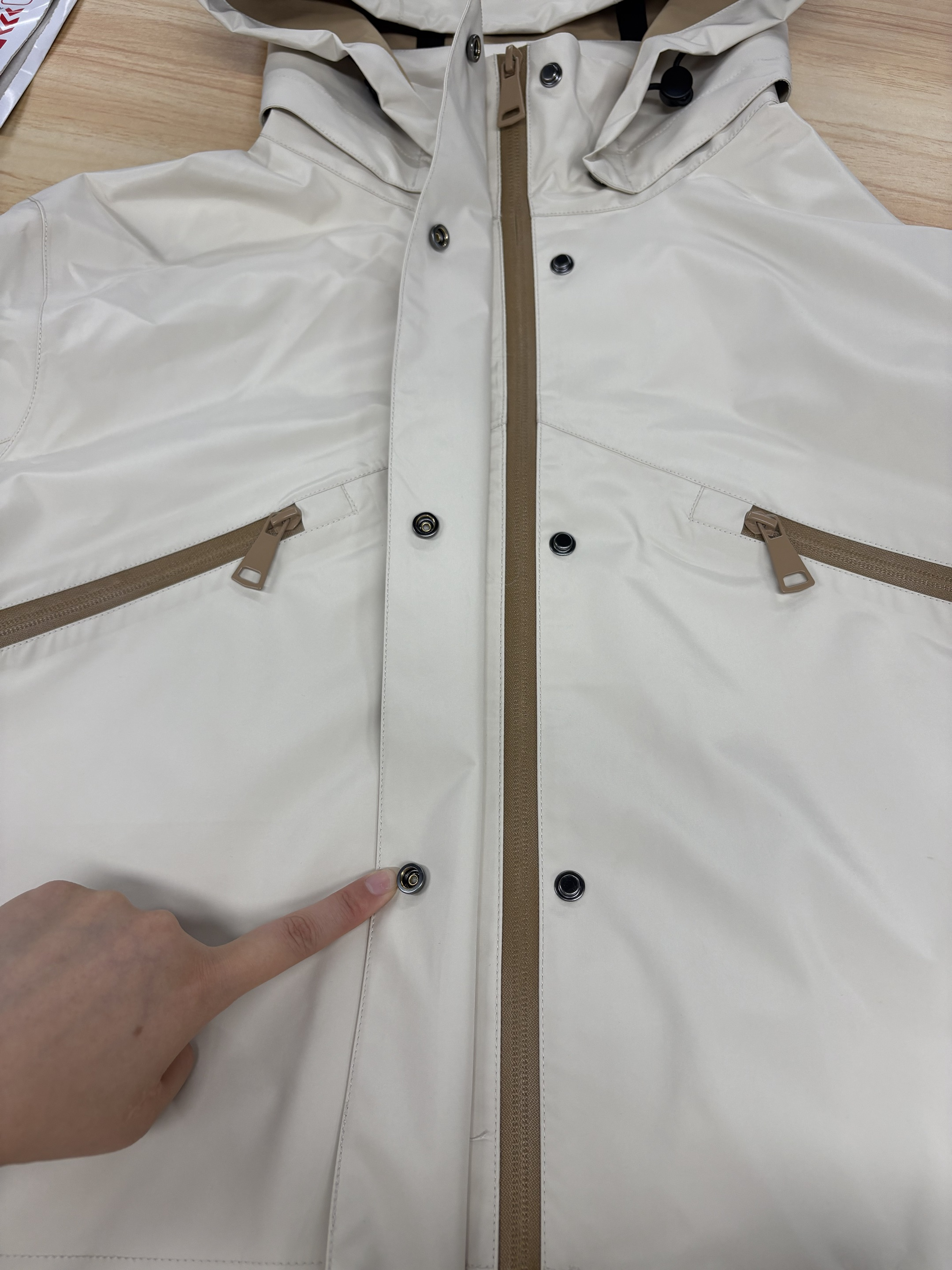 Stylish Waterproof Women's Short Trench Coat
