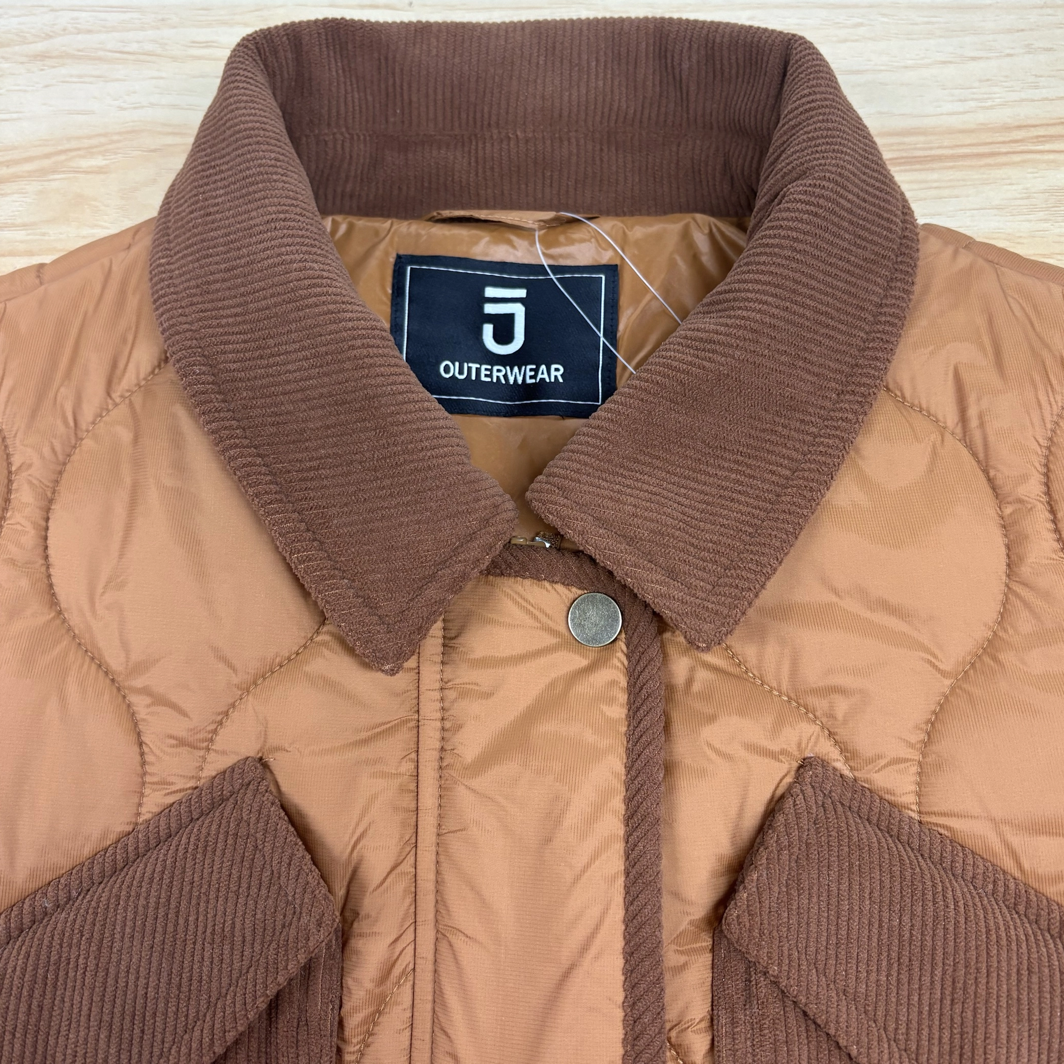 Corduroy & Matte Mixed Short Lightweight Coat with Curved Quiltings