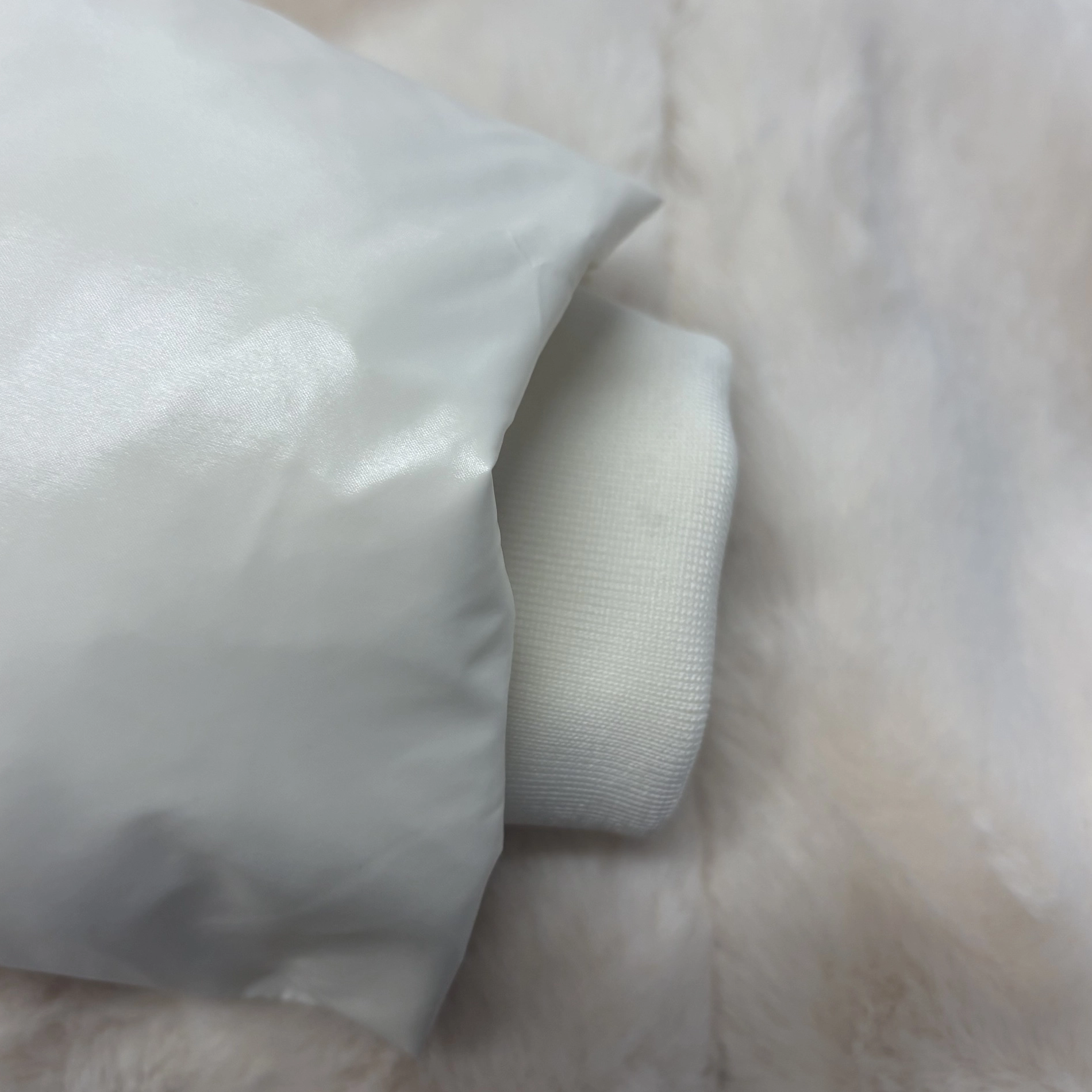 Fur & Lacquer Mixed Short Puffer Coat with Adjustable Hood