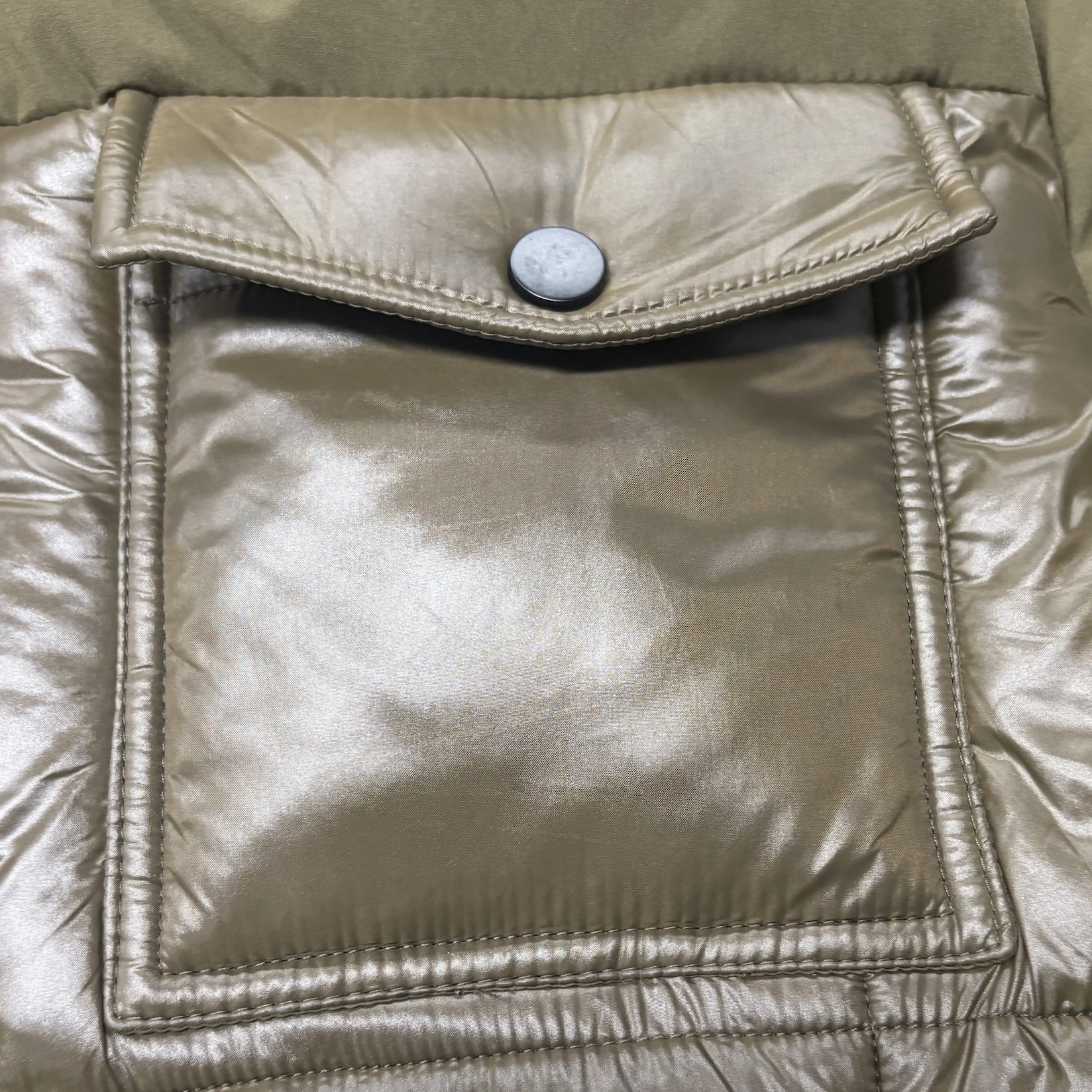 Matte & Lacquer Mixed Puffer Coat with Multi-Functional Pockets 